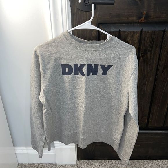 DKNY CREWNECK SWEATSHIRT - Picture 1 of 3